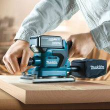 Load image into Gallery viewer, DBO381 18V LXT® Brushless Cordless Finishing Sander
