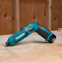Load image into Gallery viewer, TD022D 7.2V Li-ion Cordless Screwdriver
